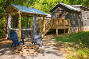 Meg Cabin Tiny Rustic Comfort On Lookout Mtn